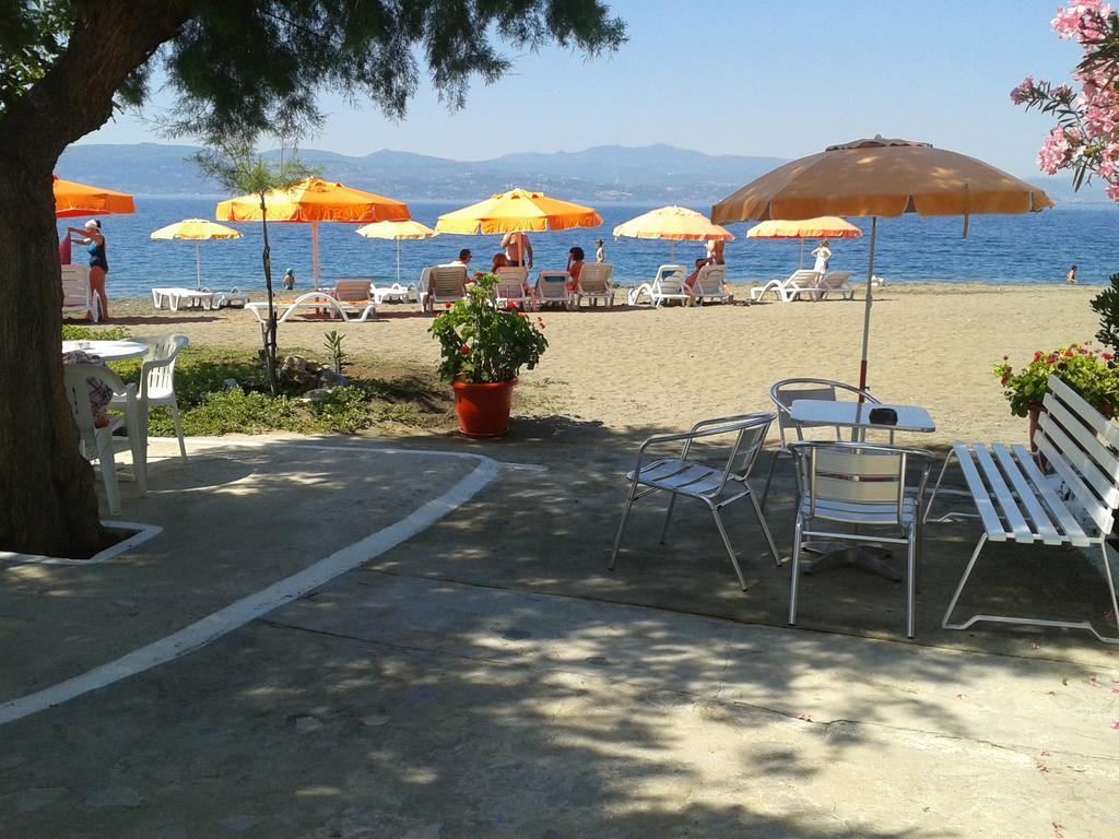 Akrogiali Beach Rooms Amarynthos Esterno foto